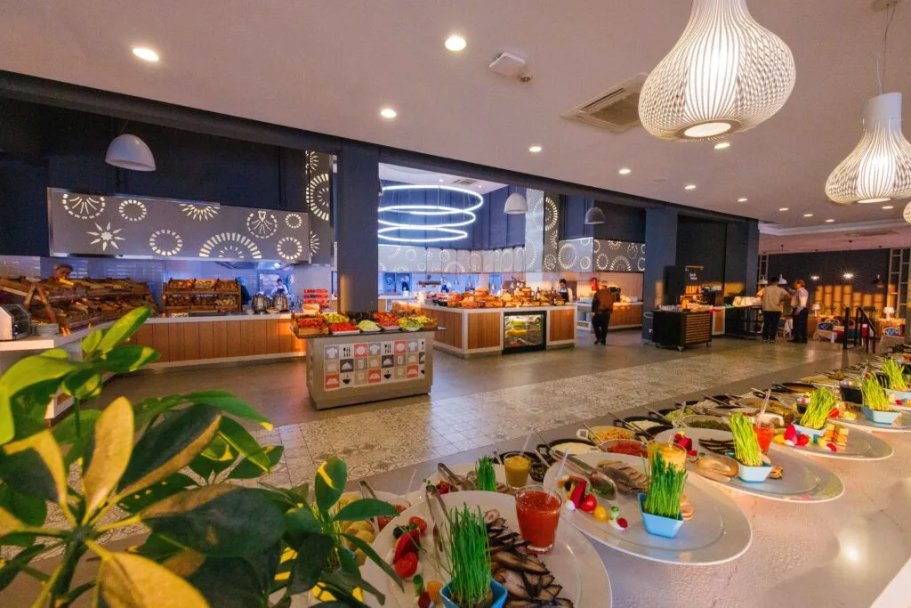 main-restaurant-2