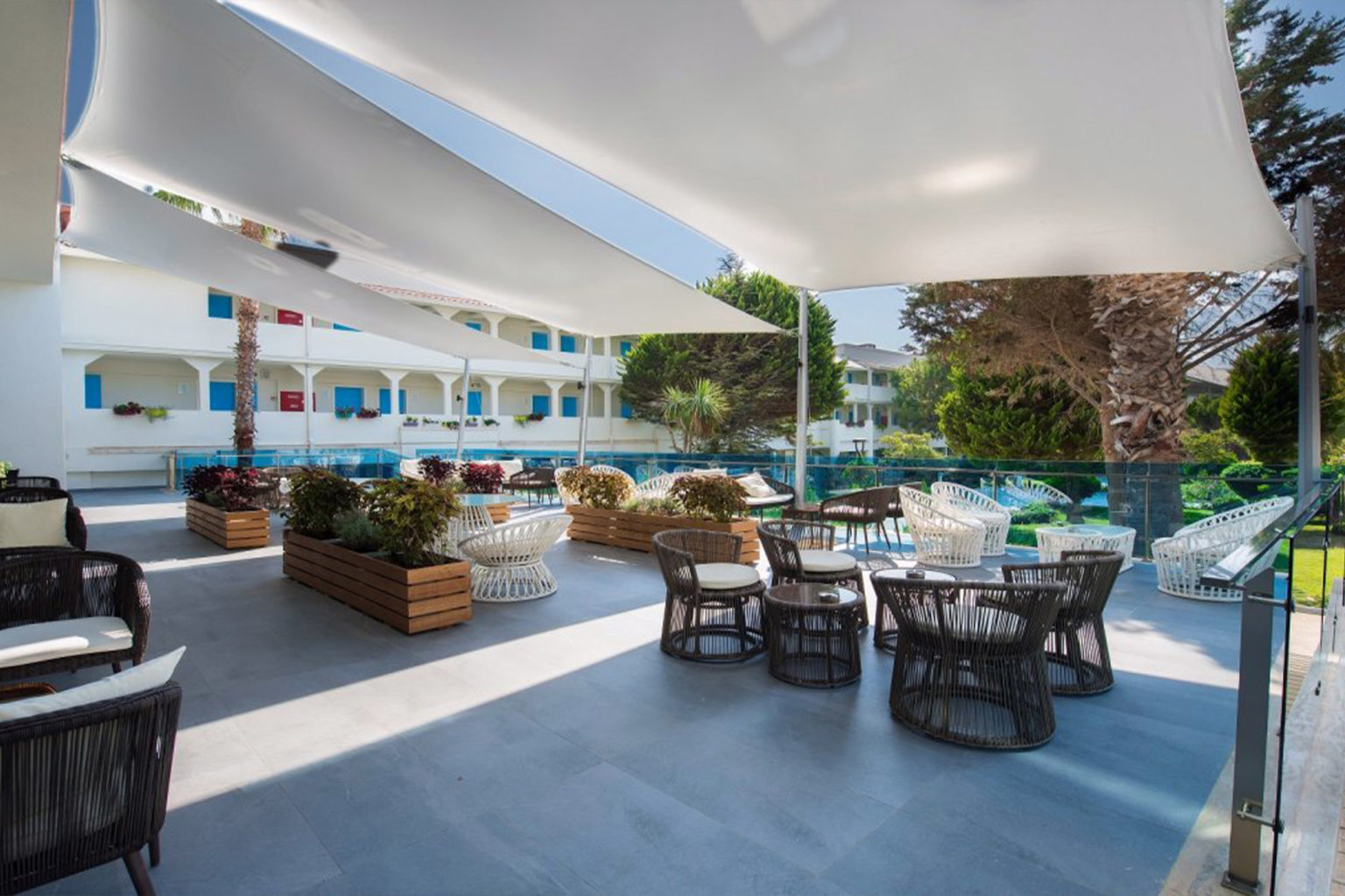 flora-garden-ephesus-lobby-bar-terrace-10