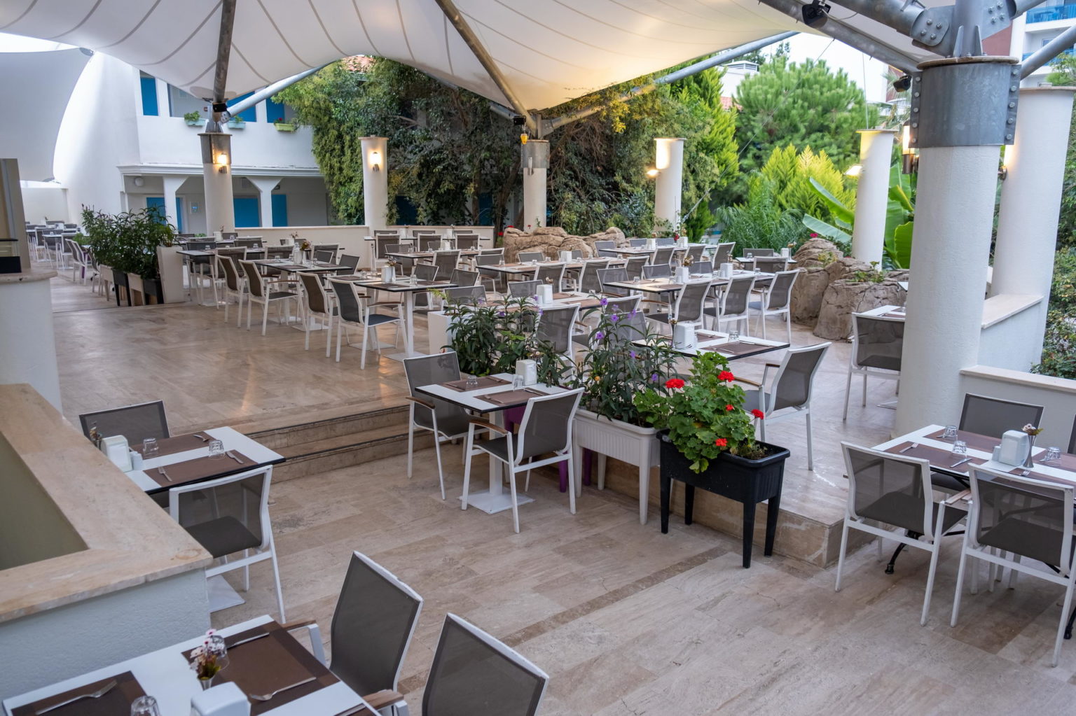 flora-garden-ephesus-triclinium-restaurant-8